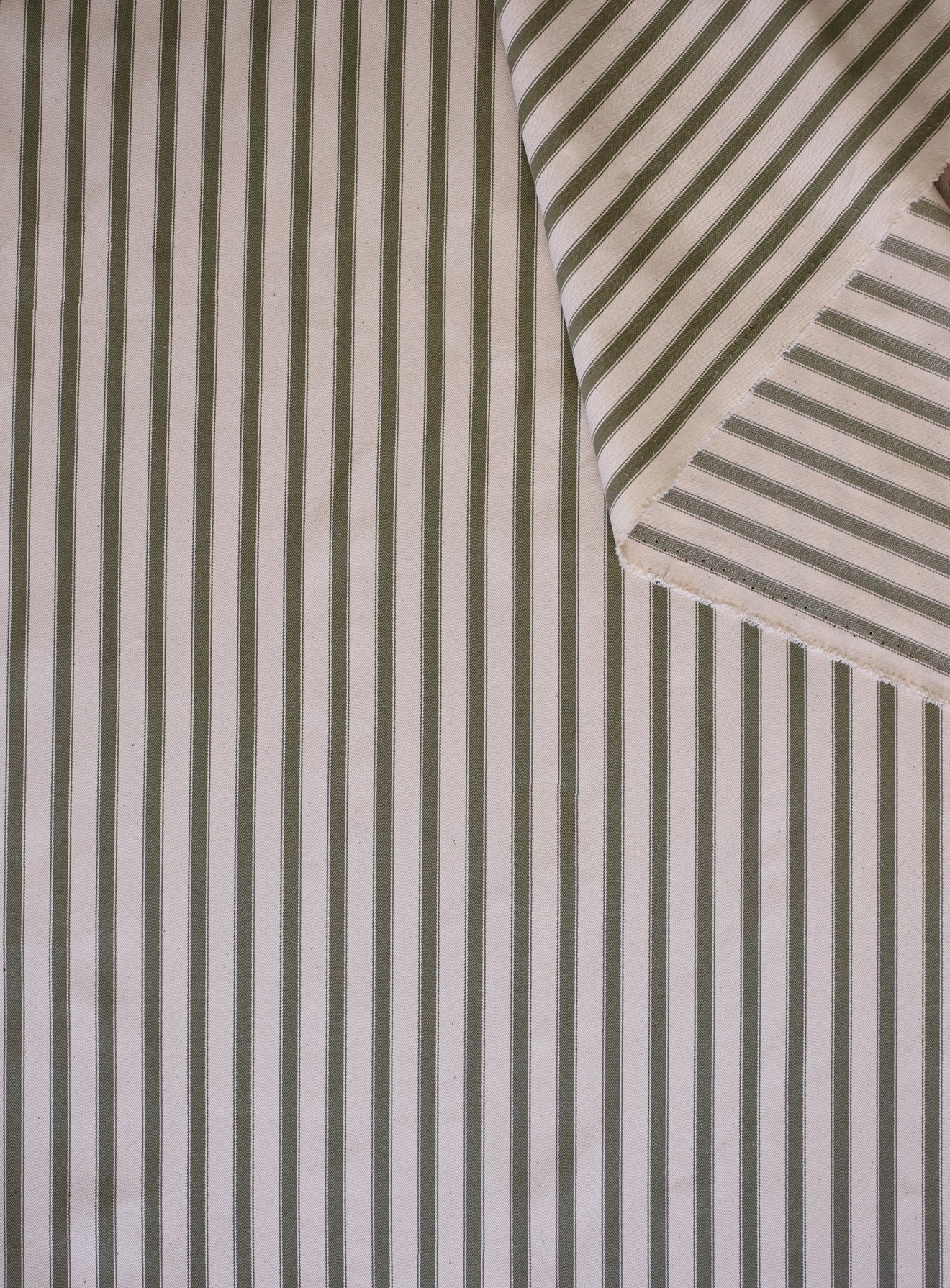 Tăblie Mila, Sage Stripe