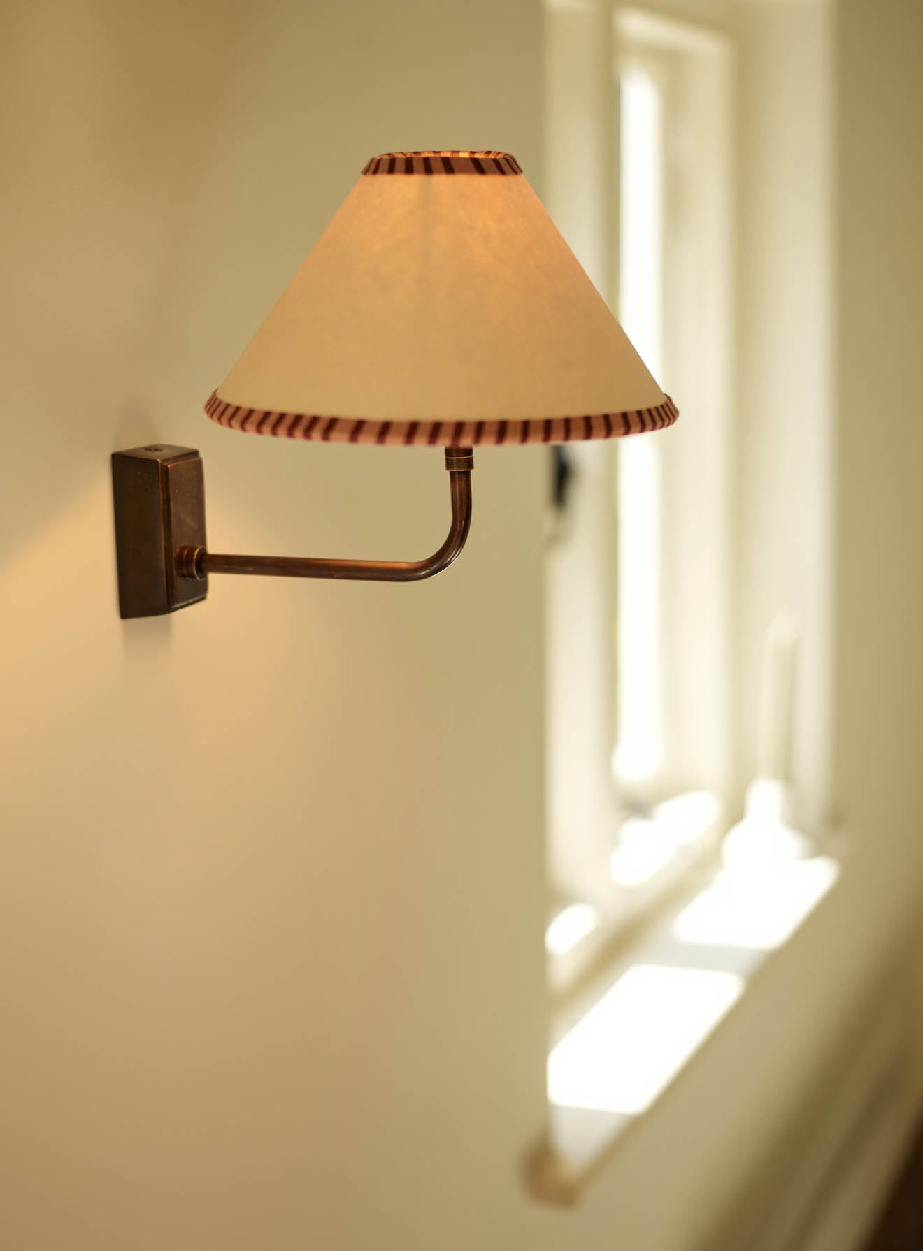 Lampă de perete de baie Irving, bronz învechit