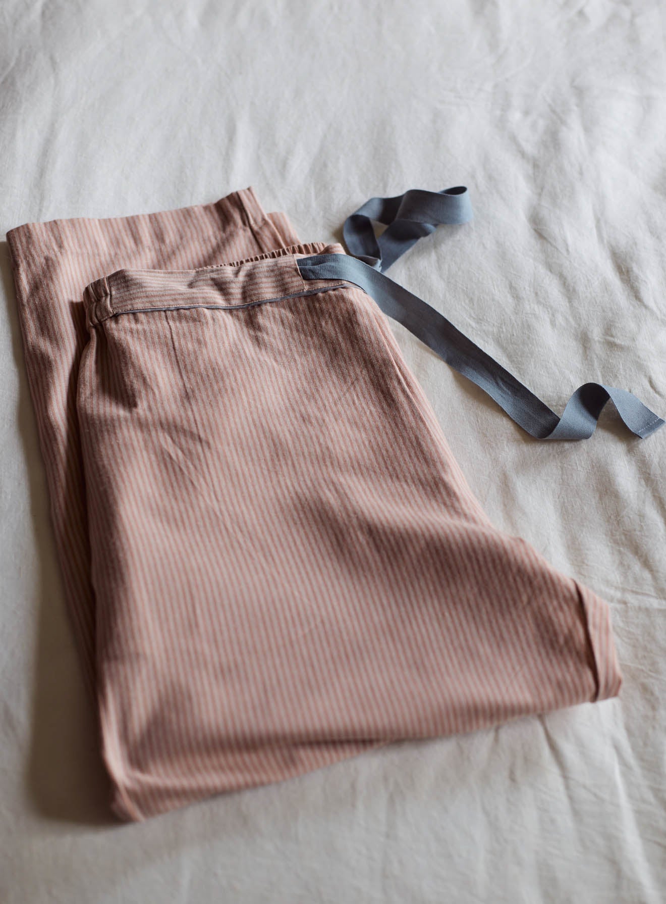 Pijamale brodate, mici