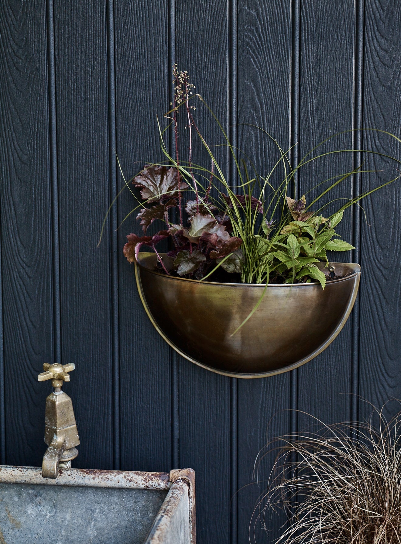 Jardiniera de perete Sola Brass